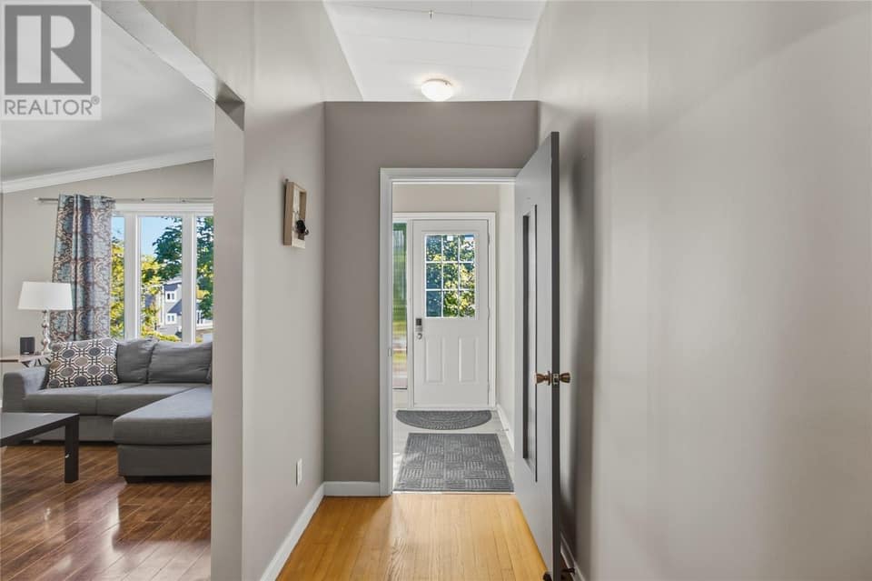 48 Amherst Heights, photo 3 of 30