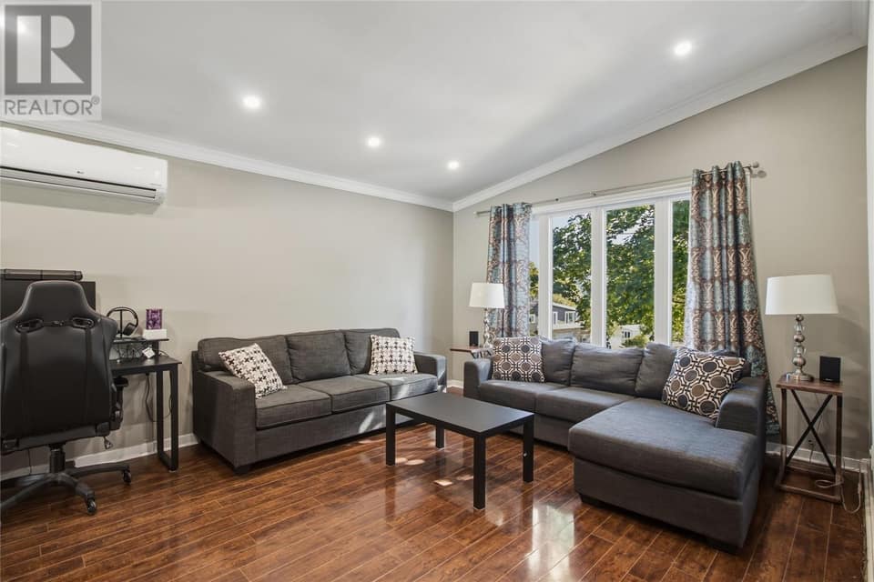 48 Amherst Heights, photo 4 of 30