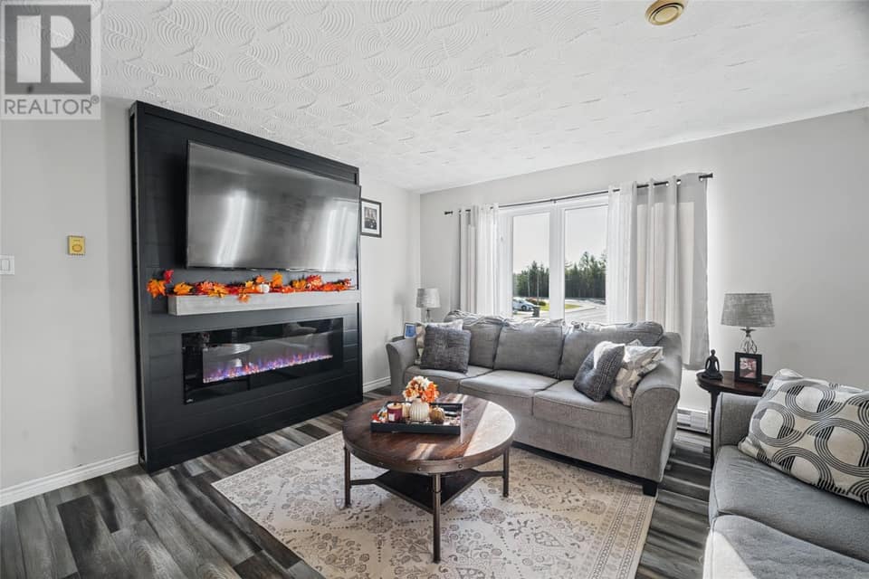 31 Princeton Crescent, photo 2 of 31