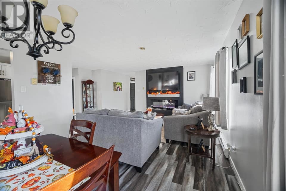 31 Princeton Crescent, photo 5 of 31