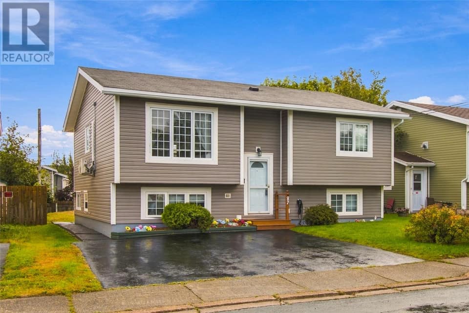 87 Guzzwell Drive, photo 2 of 37