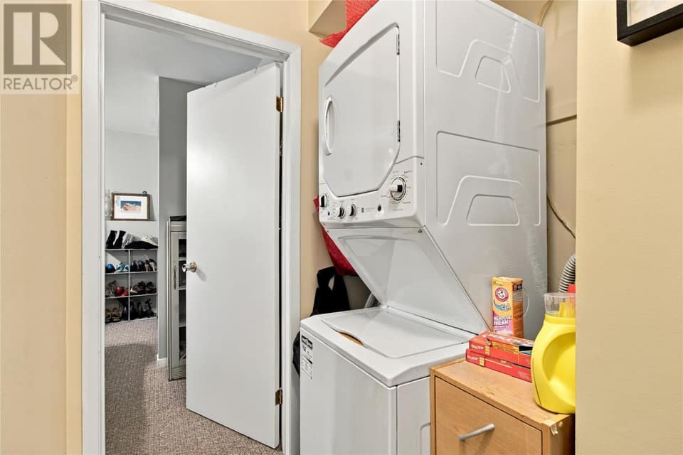 87 Guzzwell Drive, photo 23 of 37