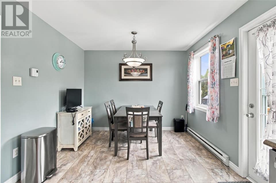 176 Green Acre Drive, photo 9 of 25