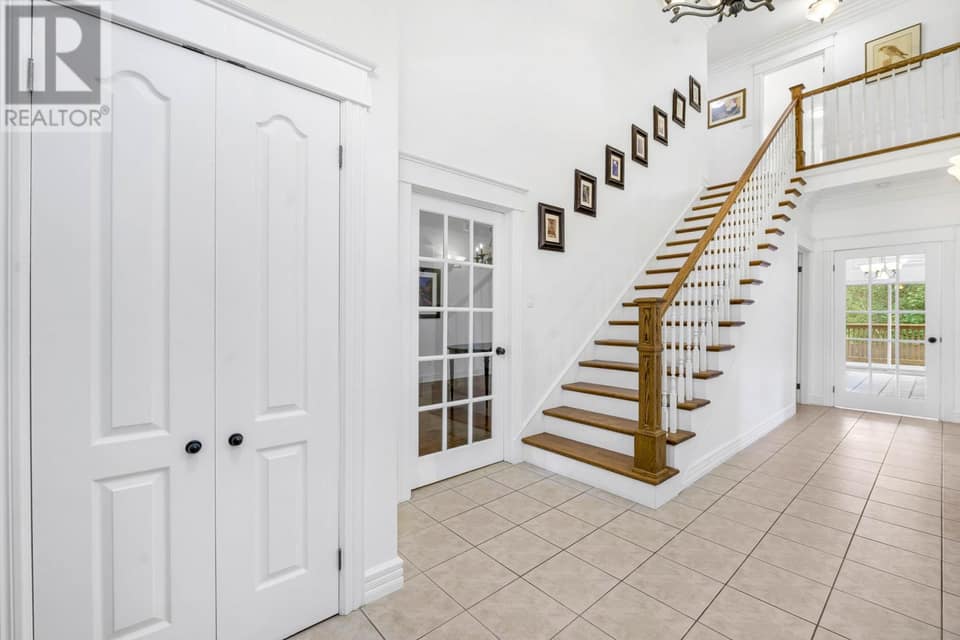 101 Waterford Bridge Road, photo 5 of 47