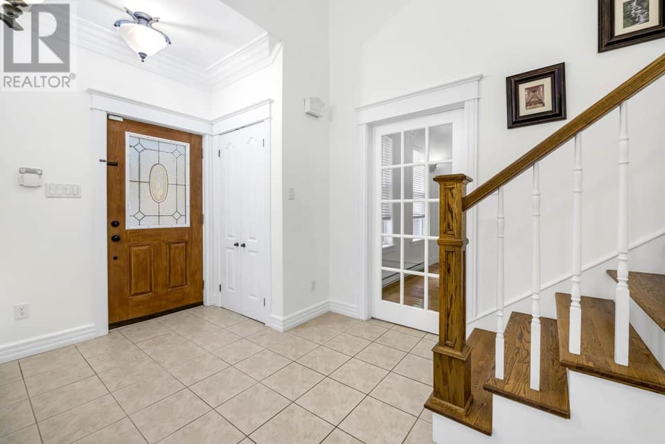 101 Waterford Bridge Road, photo 6 of 47